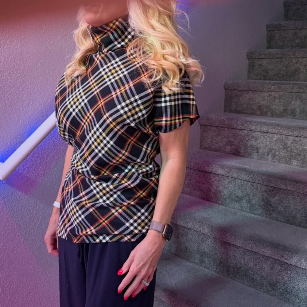 🆕Zara Black and Red Plaid Women's Blouse